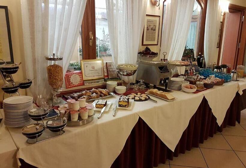 اتاق استاندارد با بالکن, Locanda La Comacina