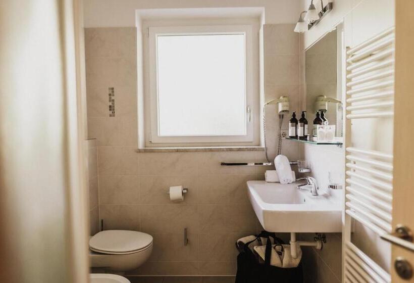 Люкс с Балконом, Thalguter   Rooms & Breakfast