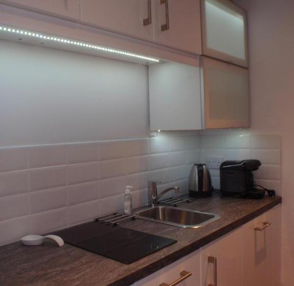 Апартаменты 1 Спальня, Barnes Fell Apartments