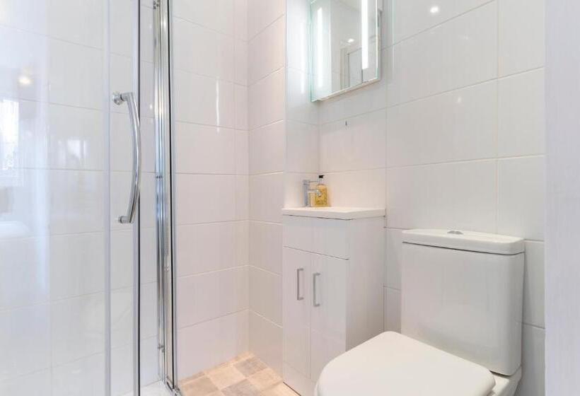 Номер Стандарт, Barnes Fell Apartments