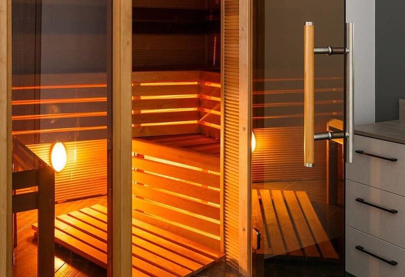 Люкс, Boutique Hotel Paradox
