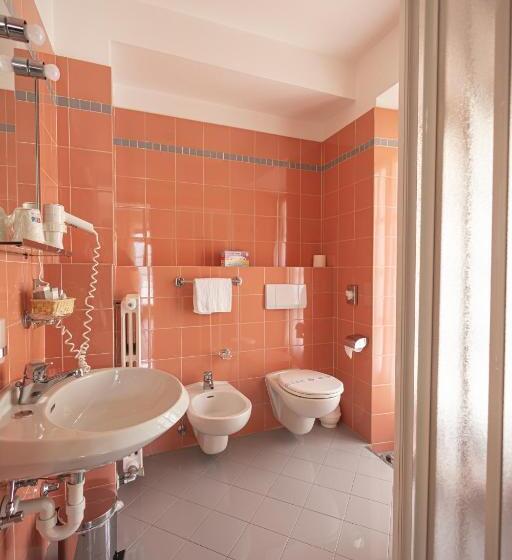 Superior room with lake view, Il Portico By Lvg Hotel Collection