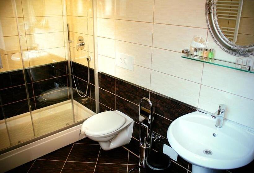 سوییت جونیور لوکس, İsa Begov Hamam