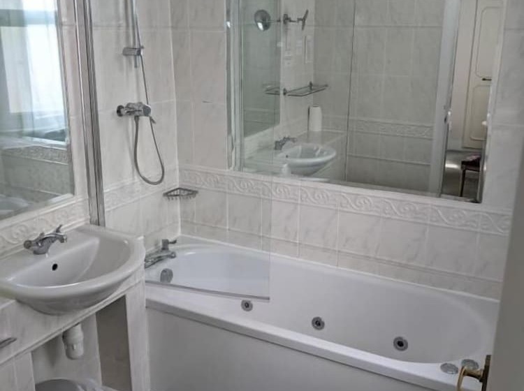 Номер Стандарт, The Wildings Hotel & Tudno S Restaurant