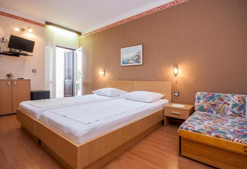 발코니 가든 전망 스탠다드 룸, Villa Daniela