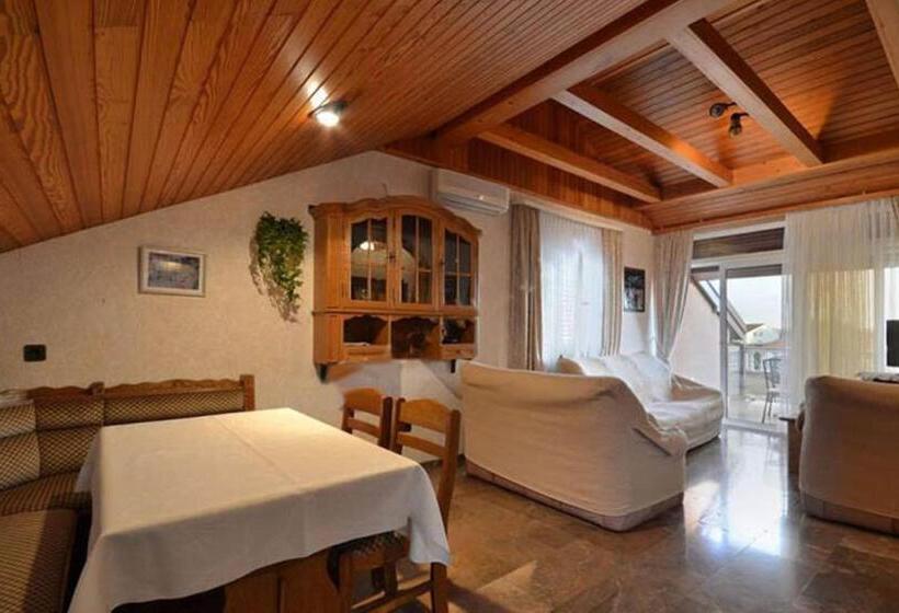 2침실 펜트하우스 아파트, Villa Daniela