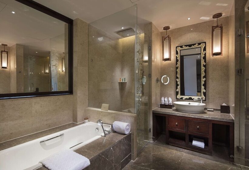 디럭스 스위트, Hilton Linzhi Resort