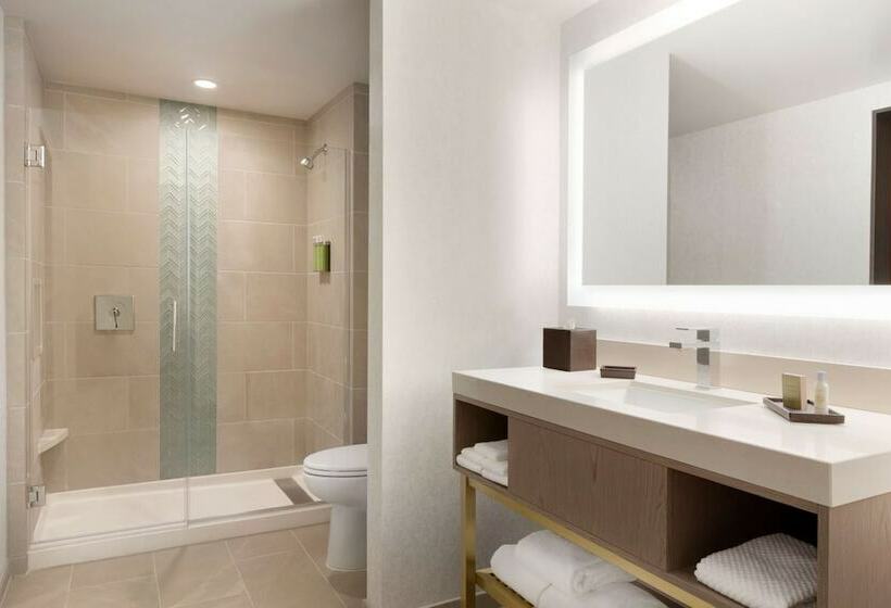 Люкс, Embassy Suites By Hilton Boulder