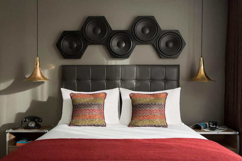 Номер Стандарт, Indigo   Cardiff, An Ihg