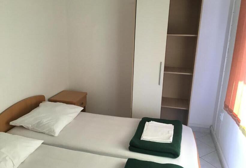 4인용 스탠다드 룸, Hostel Amfora