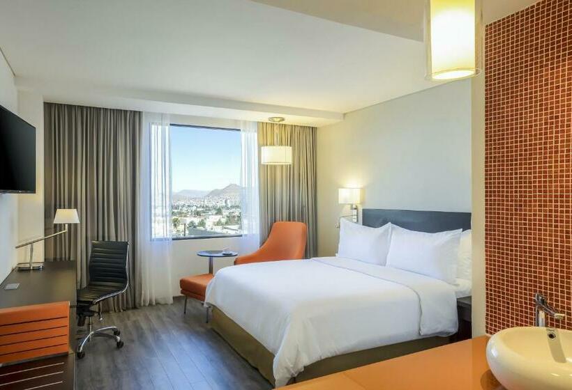 اتاق سوپریور با تخت بزرگ, Fiesta Inn Chihuahua Fashion Mall