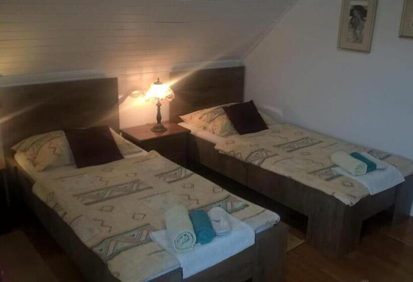 اتاق استاندارد چهار تخته, Apartment & Rooms Miboti