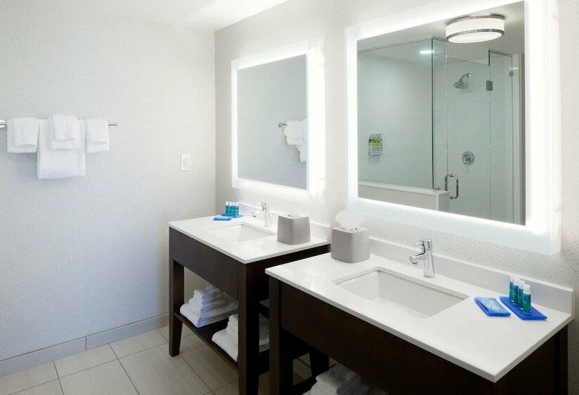 Люкс, Holiday Inn Express & Suites   Cincinnati North   Liberty Way, An Ihg