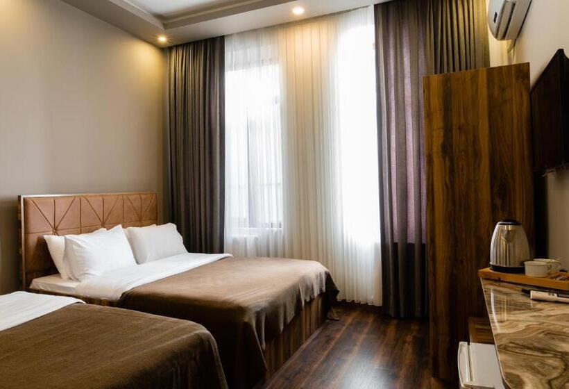 Habitación Triple Deluxe, Taksim Mood