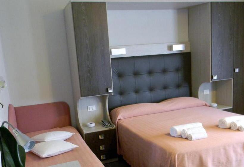 اتاق پریمیوم چهارنفره, Parma Mare