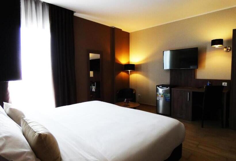 标准三人间, Le Zenith Hotel Oran