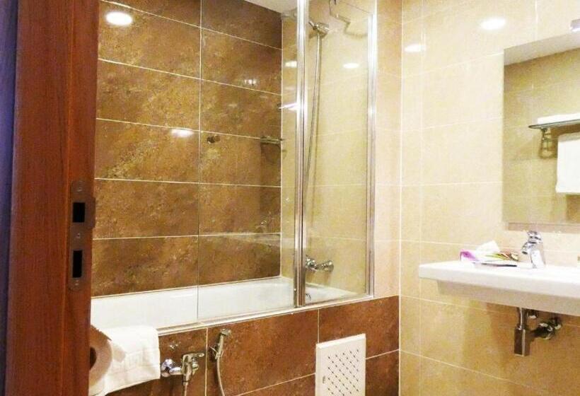 四人标准间, Le Zenith Hotel Oran