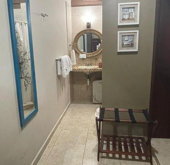 اتاق استاندارد با چشم‌انداز استخر, Refugio De La Montaña B&b