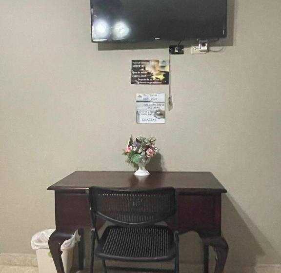 اتاق استاندارد با چشم‌انداز استخر, Refugio De La Montaña B&b