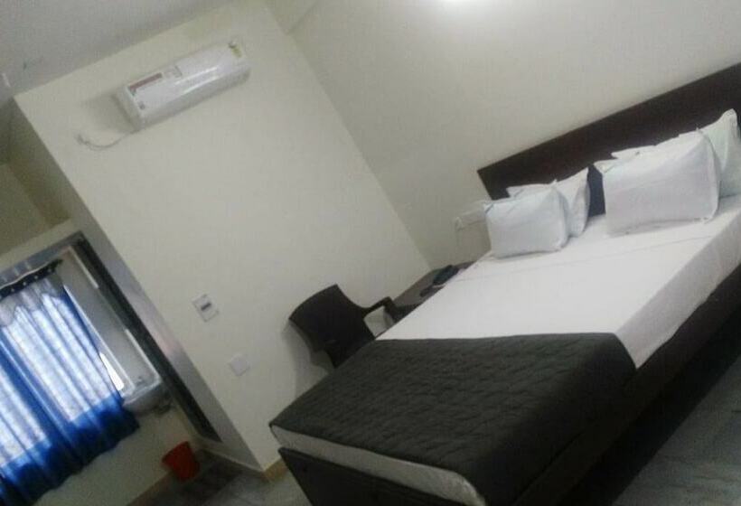 标准间, Paradise Inn