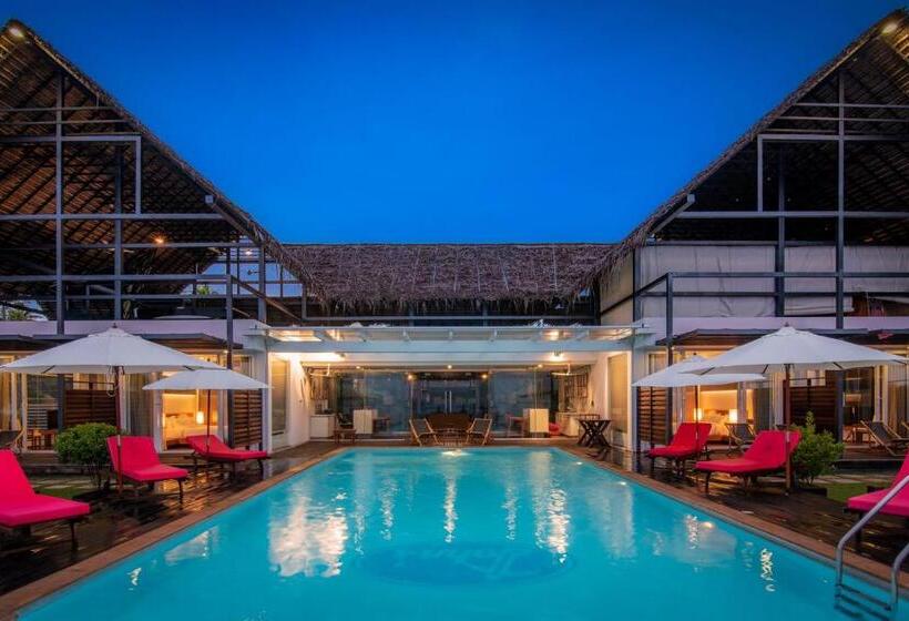 ویلای 2 خوابه, Stayvista At The Rain   River Villa With Infinity Pool