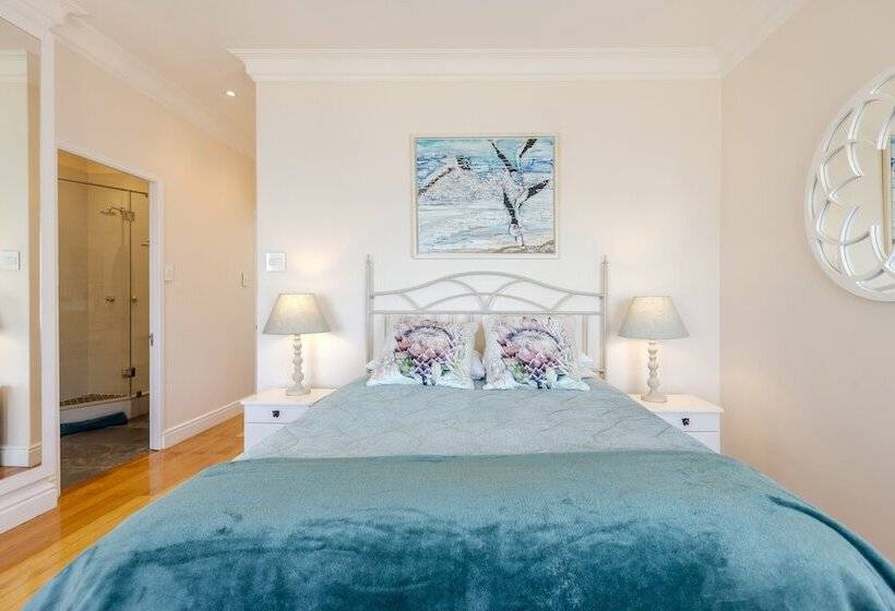 Номер Deluxe Вид на Море, Sunny Cove Manor