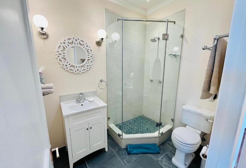 Номер Стандарт Вид на Море, Sunny Cove Manor