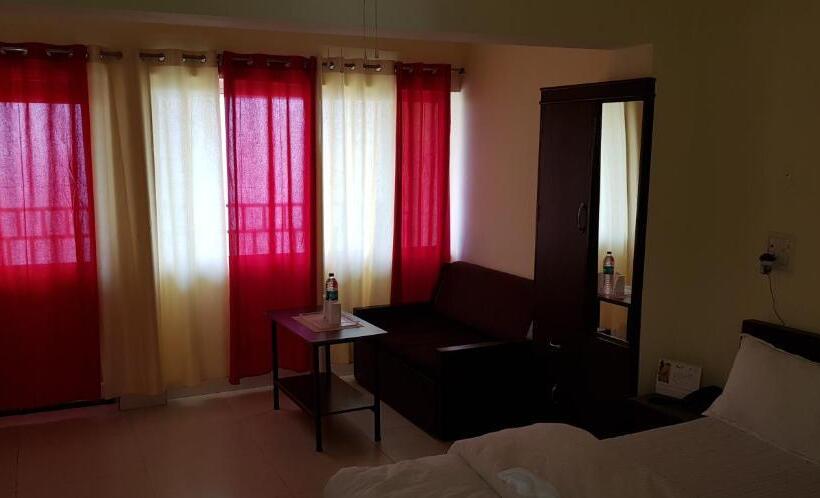 סוויטה עם טרסה, Garhwali Inn