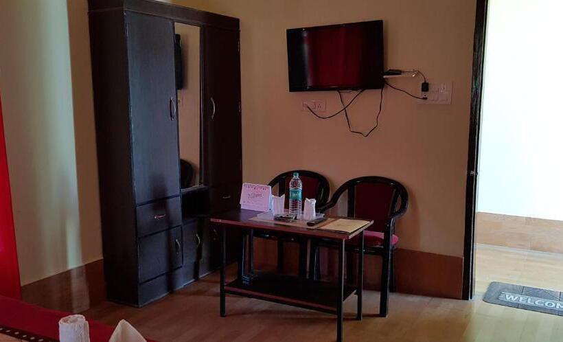 סוויטה עם טרסה, Garhwali Inn