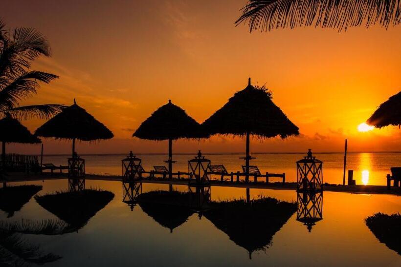 اتاق استاندارد با تخت بزرگ, Milele Beach Resort