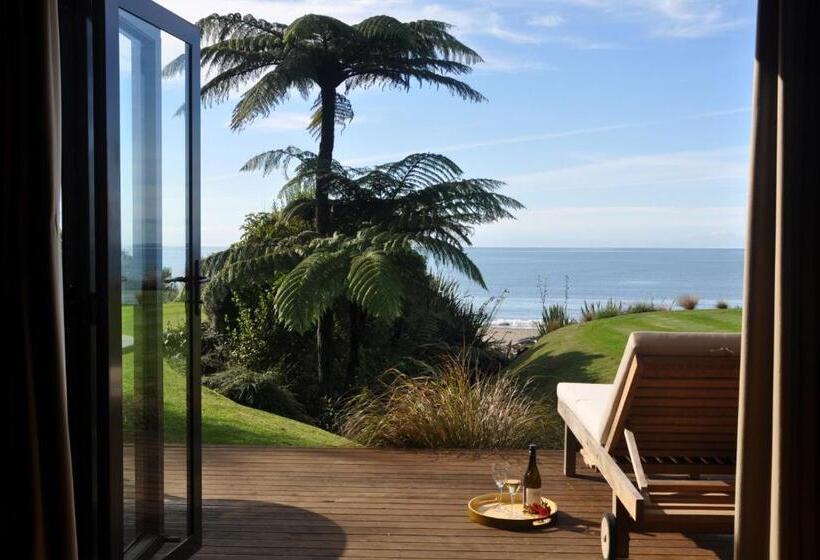 Бунгало Deluxe, Adrift In Golden Bay  Absolute Beachfront Villas