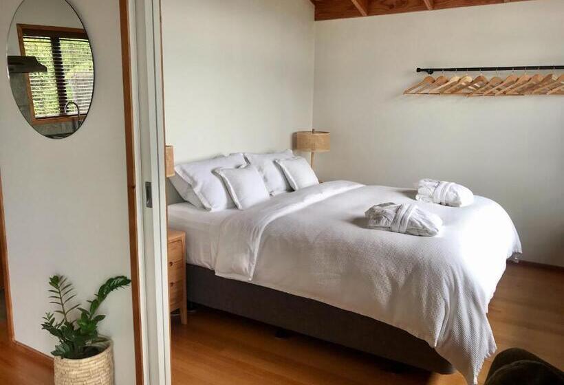 Бунгало Deluxe, Adrift In Golden Bay  Absolute Beachfront Villas