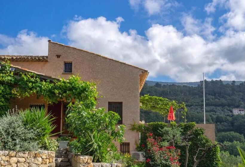 Номер Стандарт, B&b L'estuve Provencale