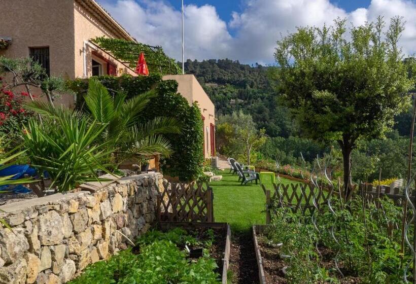 Номер Стандарт Вид на Горы, B&b L'estuve Provencale