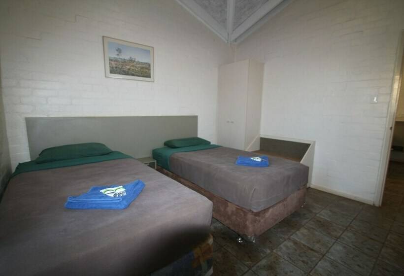 패밀리 룸, The Port Hedland Walkabout Motel