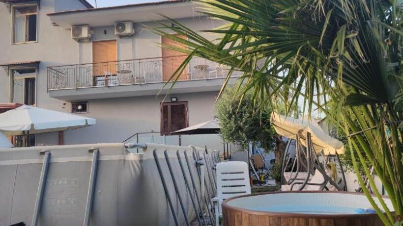 اتاق استاندارد, B&b S Home