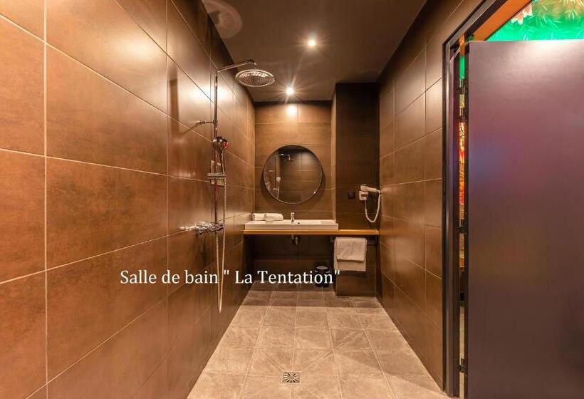 اتاق لوکس با وان آب گرم, Love Hôtel   Adults Only