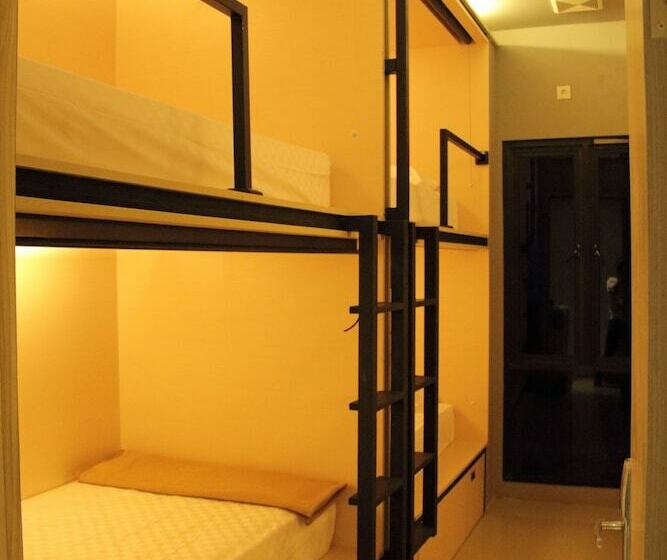 Кровать в Общей Комнате, Bali Caps Hostel