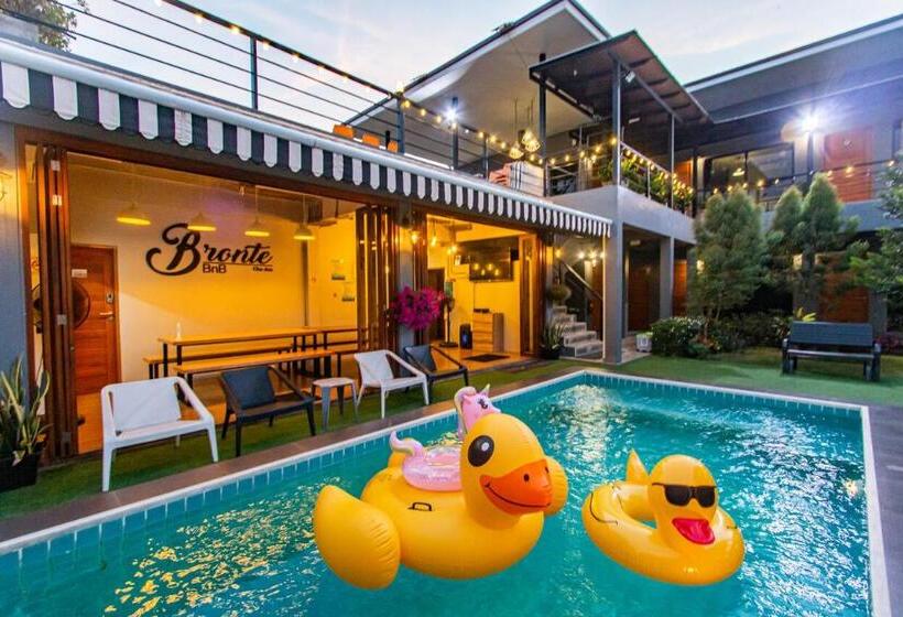 ویلای یک اتاق خوابه با استخر شنا, Bronte Bnb