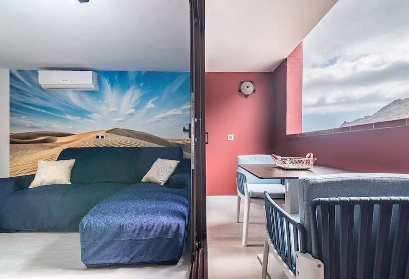 プールビューのバルコニー付１ベッドルームアパート, Sol Mogan Suites - Adults Only