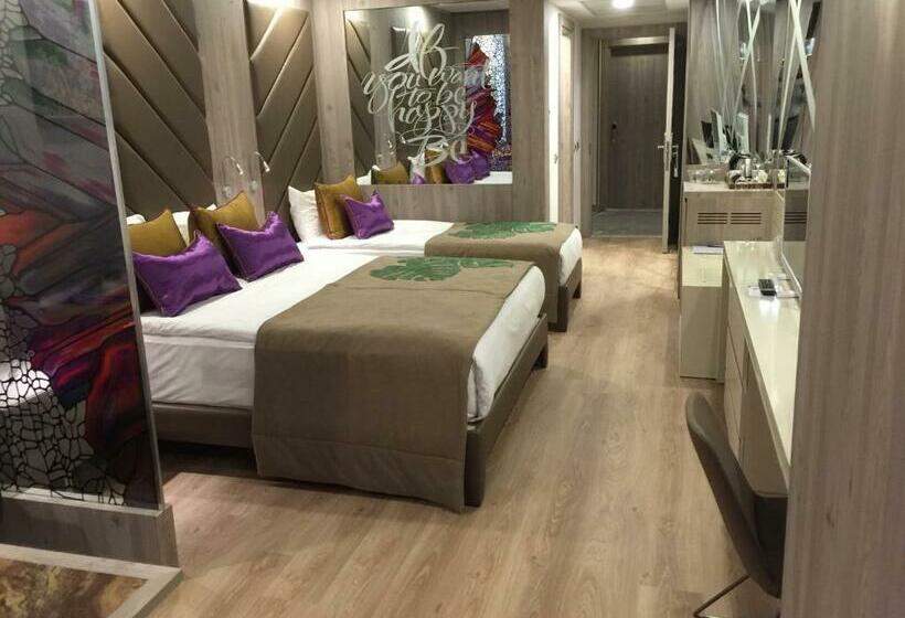 Pokój Standard Widok Boczny Morze, Delphin Be Grand Resort