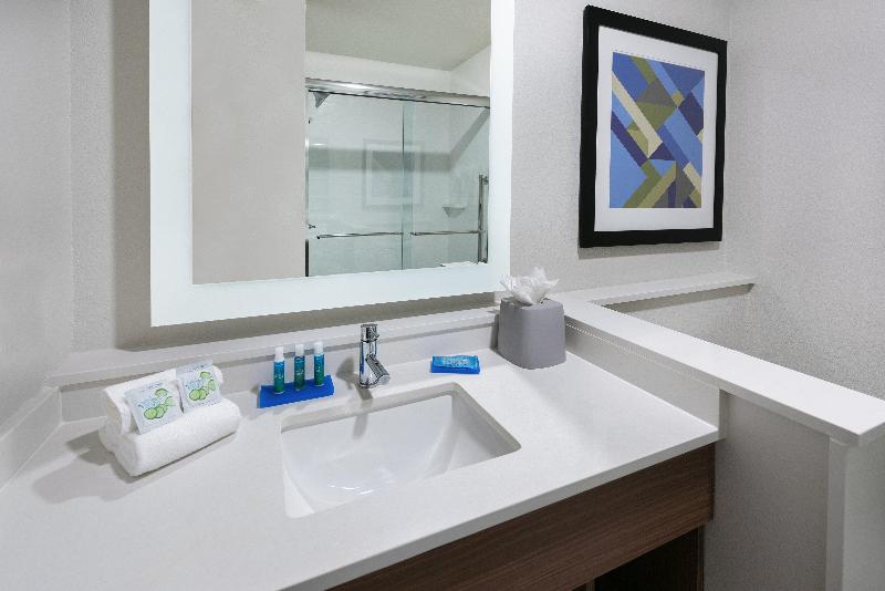 带大床的标准间, Holiday Inn Express & Suites Bryan   College Station, An Ihg