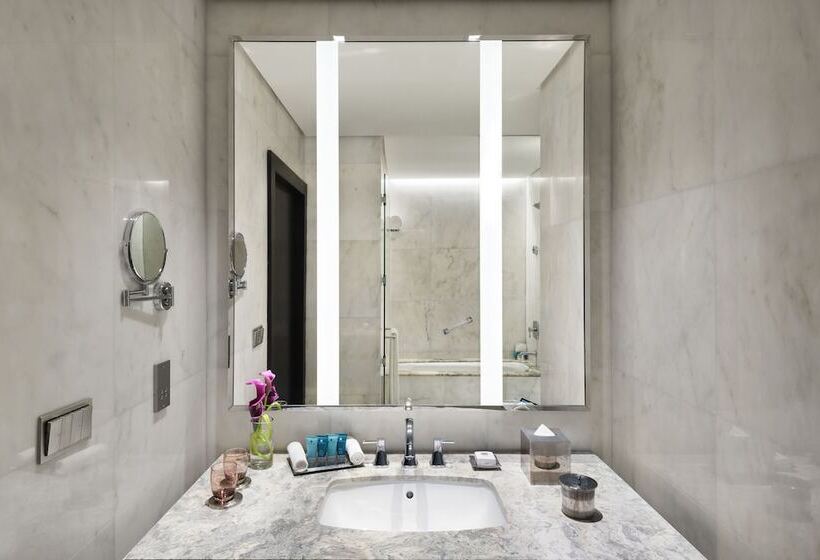 Suite, The Hotel Galleria Jeddah, Curio Collection By Hilton