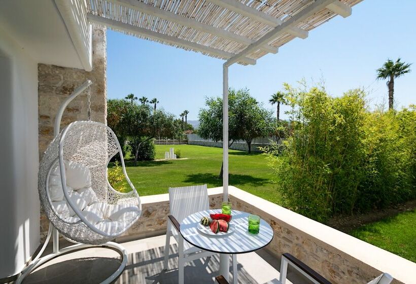 Люкс с гидромассажем, White Pearls Luxury Suites   Adults Only
