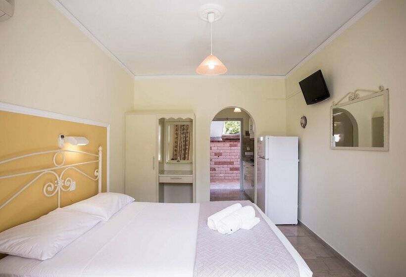 Студия Стандарт, Mathraki Resort