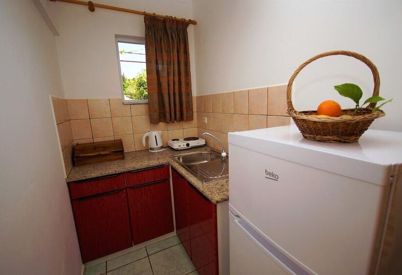 Студия Стандарт, Mathraki Resort