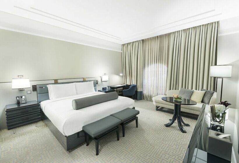Quarto deluxe, The Hotel Galleria Jeddah, Curio Collection By Hilton