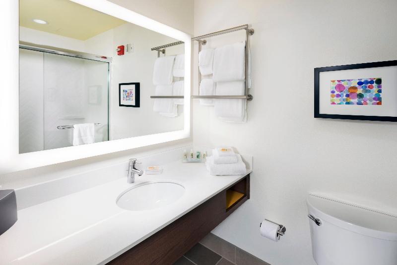Номер Стандарт, Holiday Inn & Suites Arden   Asheville Airport, An Ihg