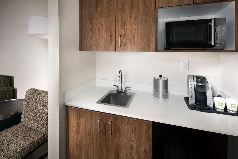 Люкс Адаптированный для Инвалидов, Holiday Inn & Suites Arden   Asheville Airport, An Ihg