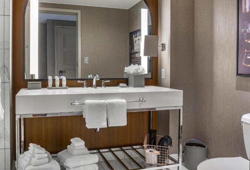 اتاق لوکس, Omni Louisville